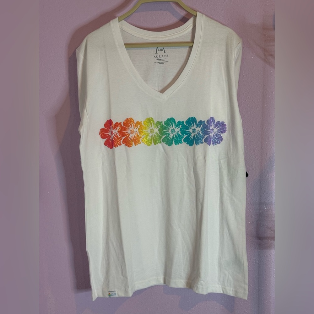 Disney Aulani Resort Rainbow Hibiscus V-Neck Tee | Women’s [XL]